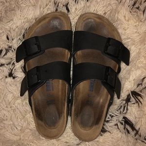 Black Birkenstocks - Arizona (soft footbed)